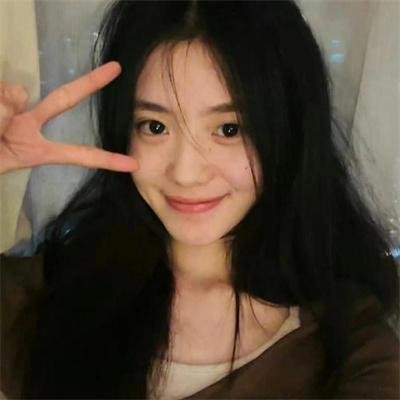 像两滴水